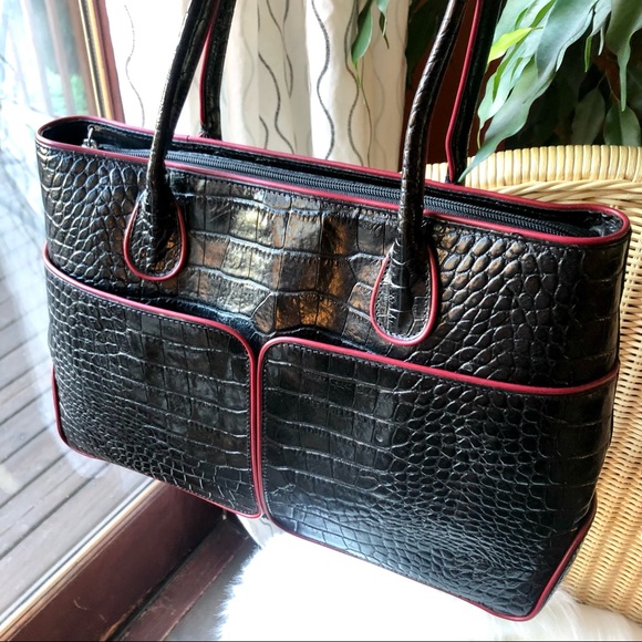 M London Women leather satchel in pristine like new condition - Picture 4 of 7